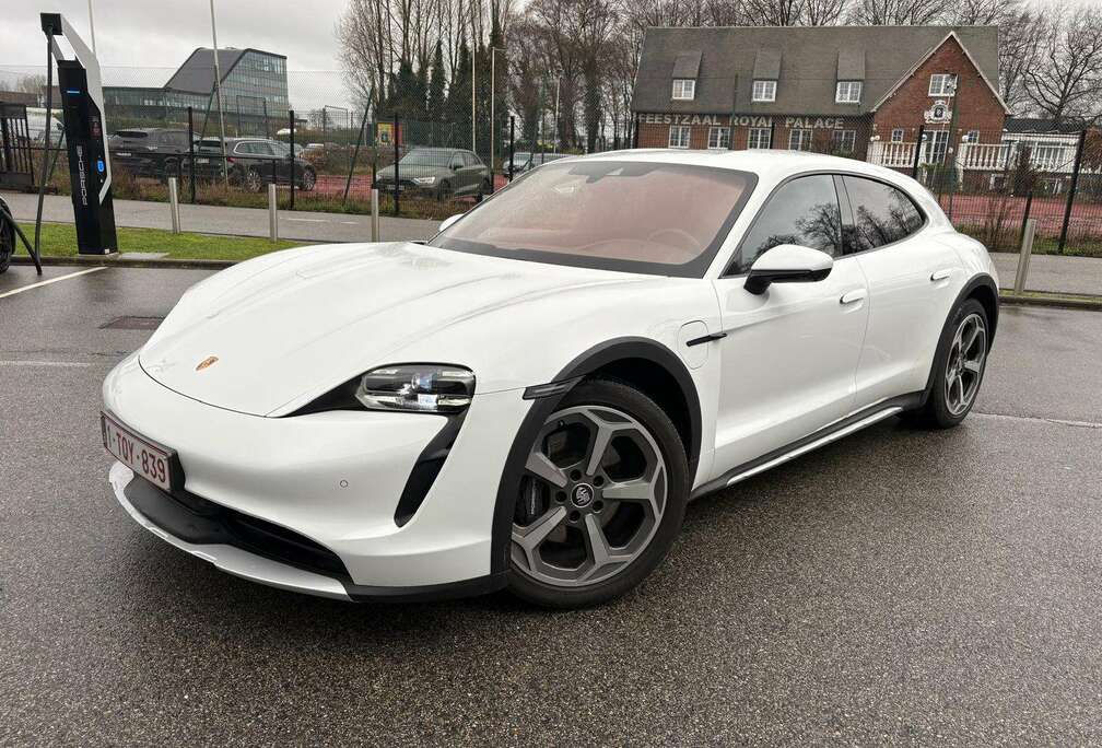 Porsche Taycan 4 Cross Turismo