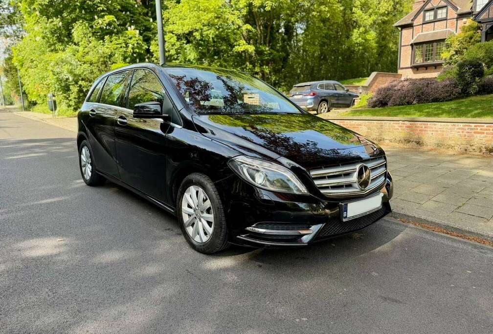 Mercedes-Benz B 180