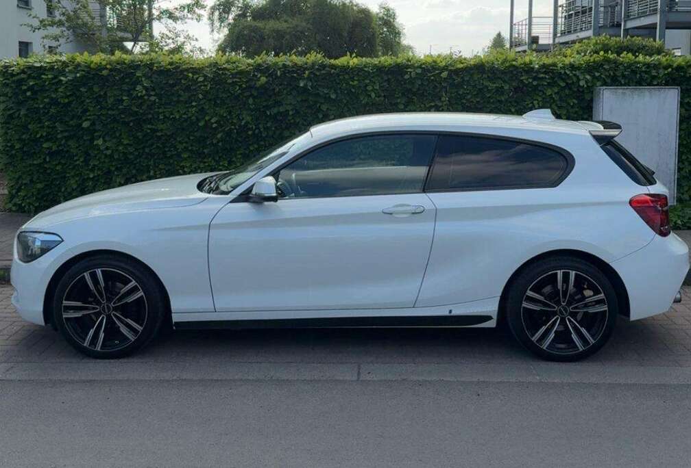 BMW 116iA