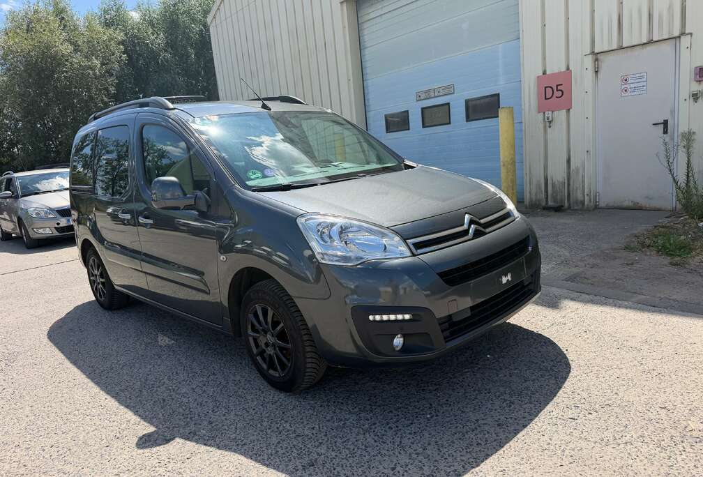 Citroen 1.2i M Shine XTR S