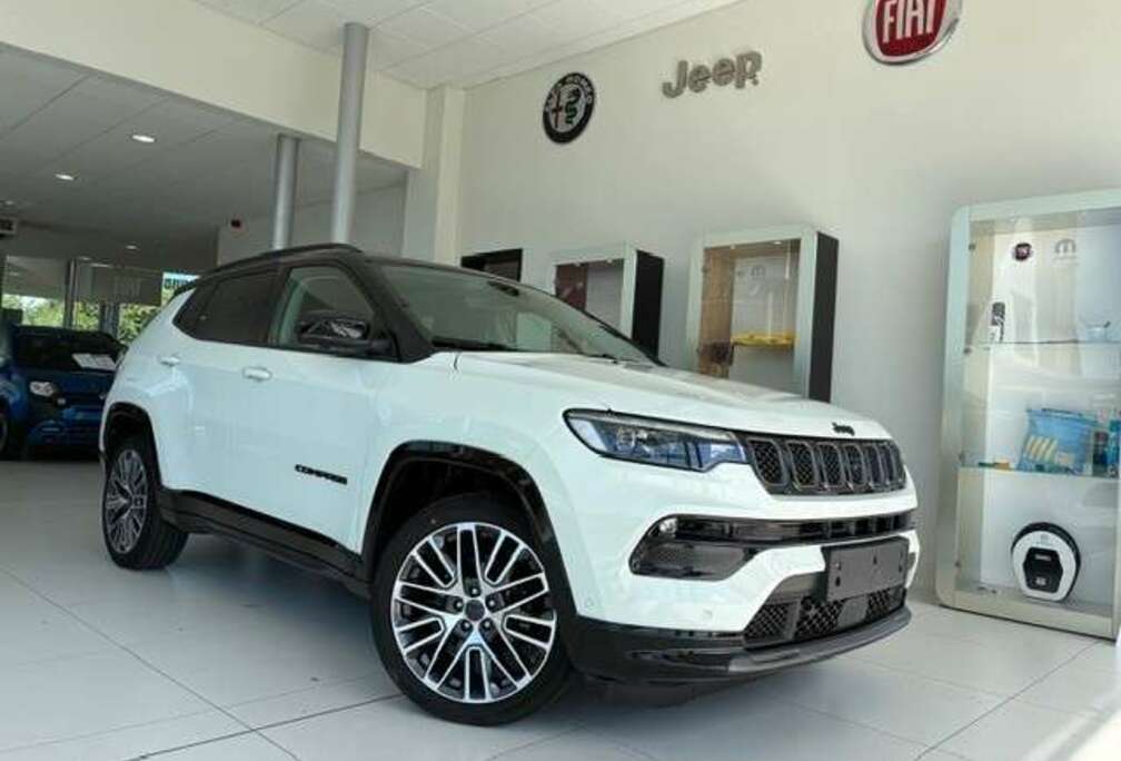 Jeep SUMMIT 1.5 Turbo MHEV 130 PK |