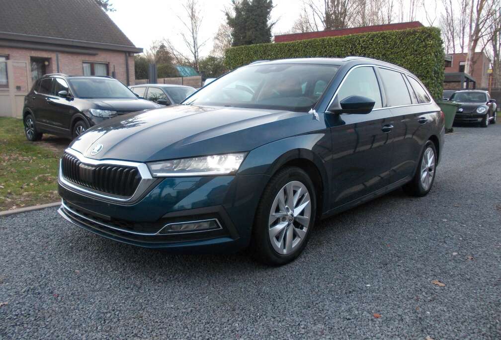 Skoda Octavia SW 1.0 TSI Launch Edition NAVI-CARPLAY-LED