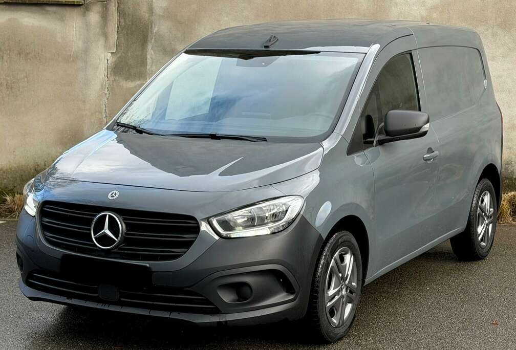 Mercedes-Benz 1.4 CDI 110 / 2022 / Automaat / Camera