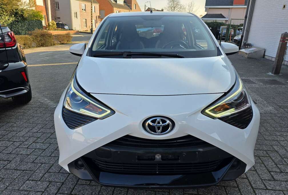 Toyota Aygo 1.0i VVT-i x-play II