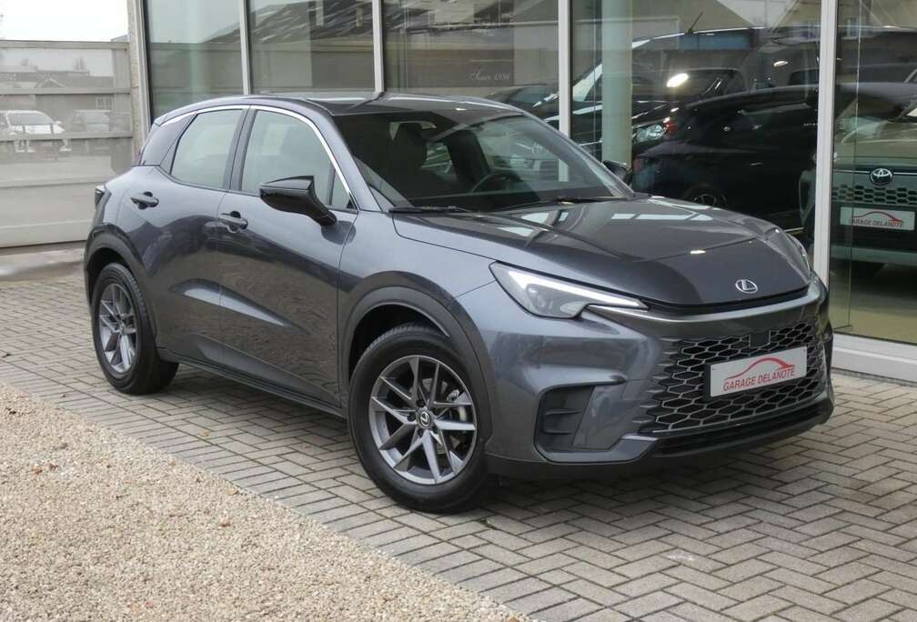 Lexus Hybrid GPS +Parkeercamera +Adaptive cruise control