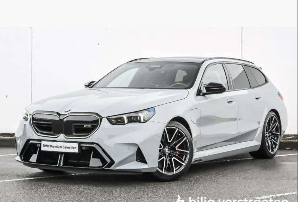 BMW Touring 40grCO2-Pano-Bowers&Wilkins-Trekhaak