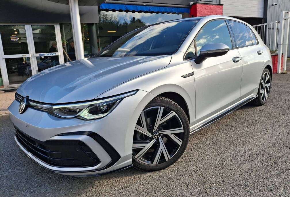 Volkswagen Golf 1.5TSI 130cv  R-Line INT+EXT  GPS/BT/CARPLAY/CAMERA/APS/LED/JA18