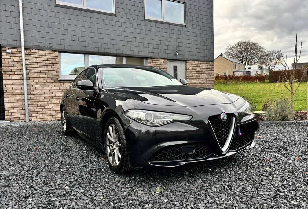 Alfa Romeo 2.2 JTDm Super carnet complet alfa