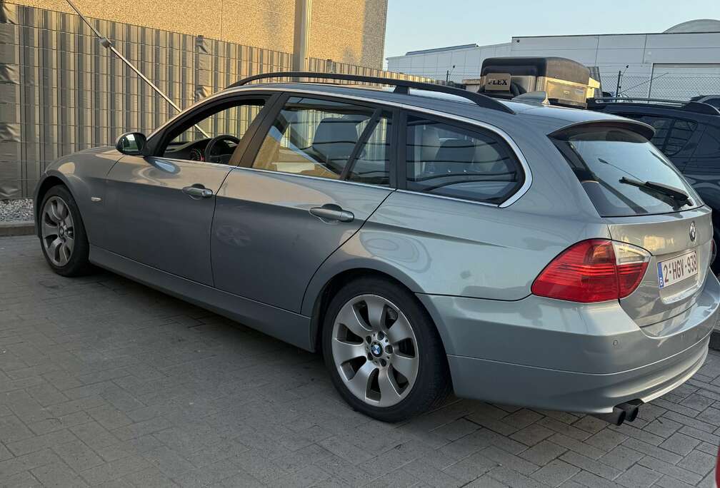 BMW Touring 325iX