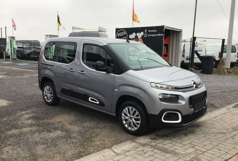 Citroen 12i benzine 2023 69000km full/option 13950e ex