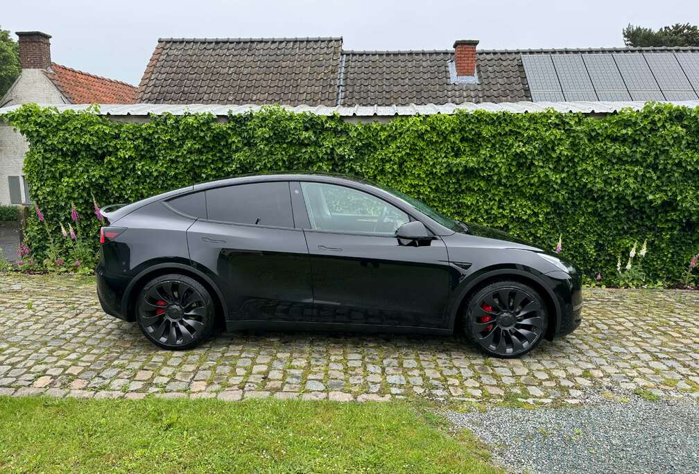 Tesla Model Y Performance Dual Motor AWD