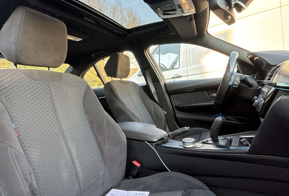 BMW 330eA Plug-In Hybrid