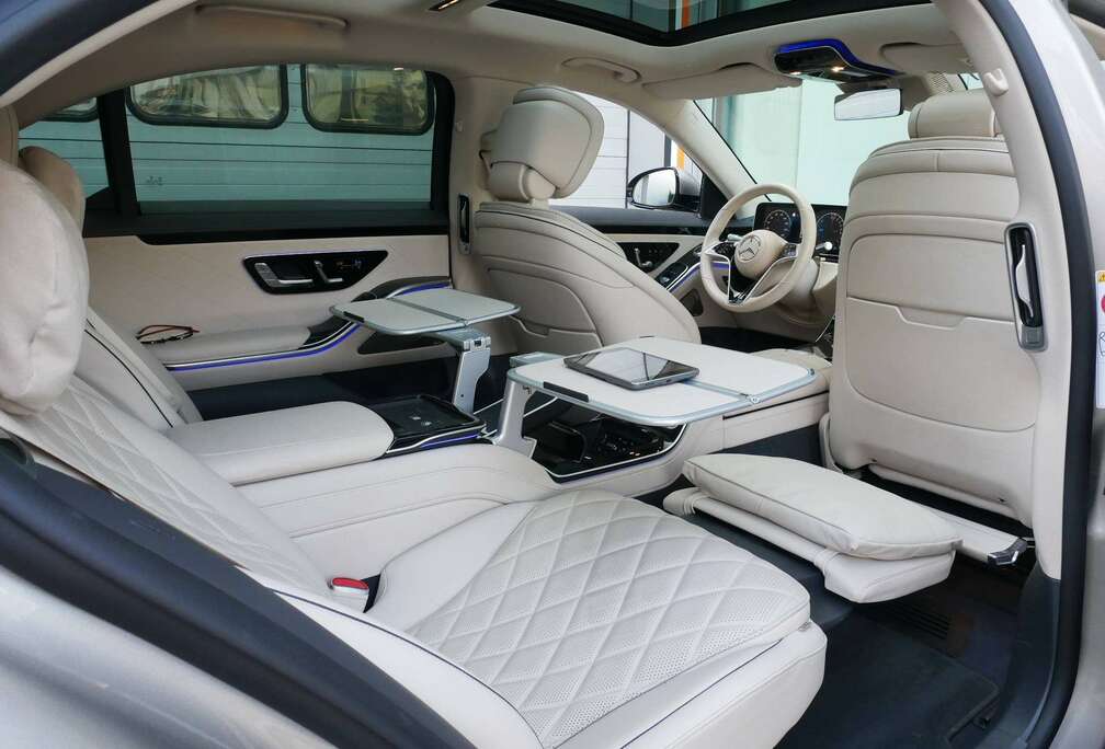 Mercedes-Benz e L Long Business Class Seats/Tables/Nappa