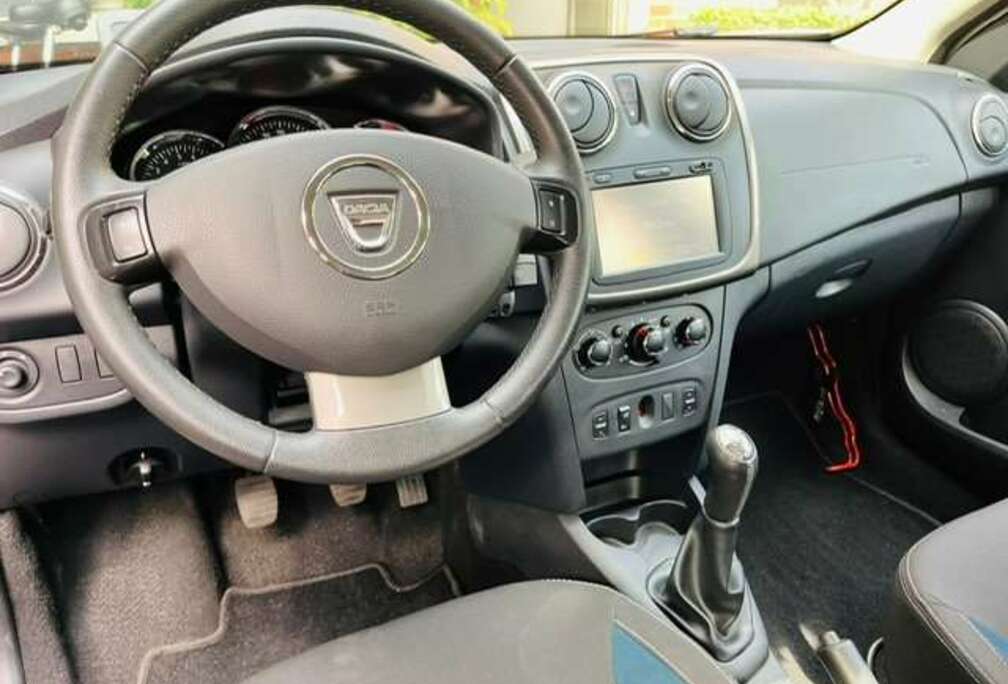 Dacia Sandero 1.2 16V 75 Celebration