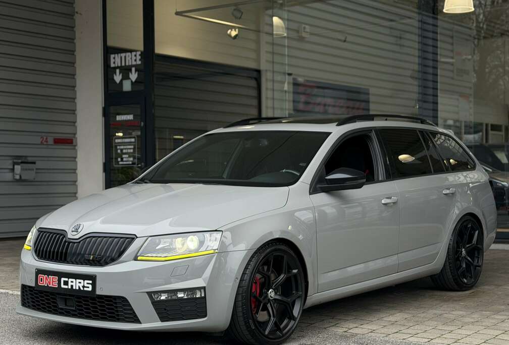 Skoda RS 2.0TDi 184cv TOIT PANO-CARPLAY-CAMERA-GPS-JA19P