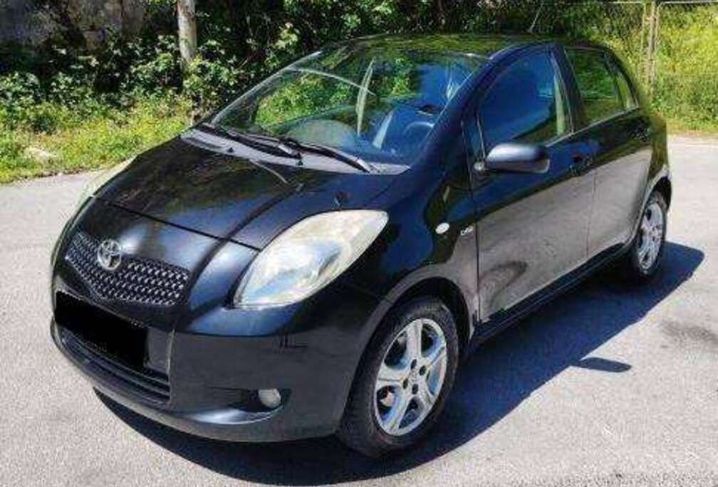 Toyota Yaris 1.3i VVT-i 16v by Sparco