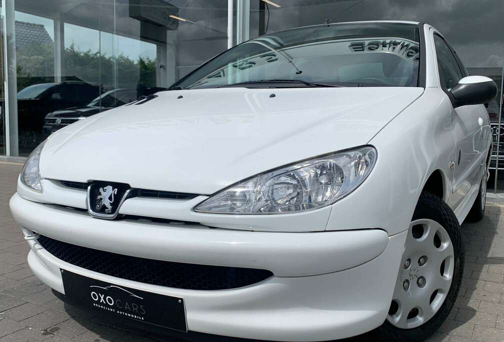 Peugeot 1.4 HDi GÉNÉRATION / PREMIER PROPRIÉTAIRE / COURROIE FAITE  100.000KM / 4 NOUVEAUX PNEUS / CARPASS / GARANTIE