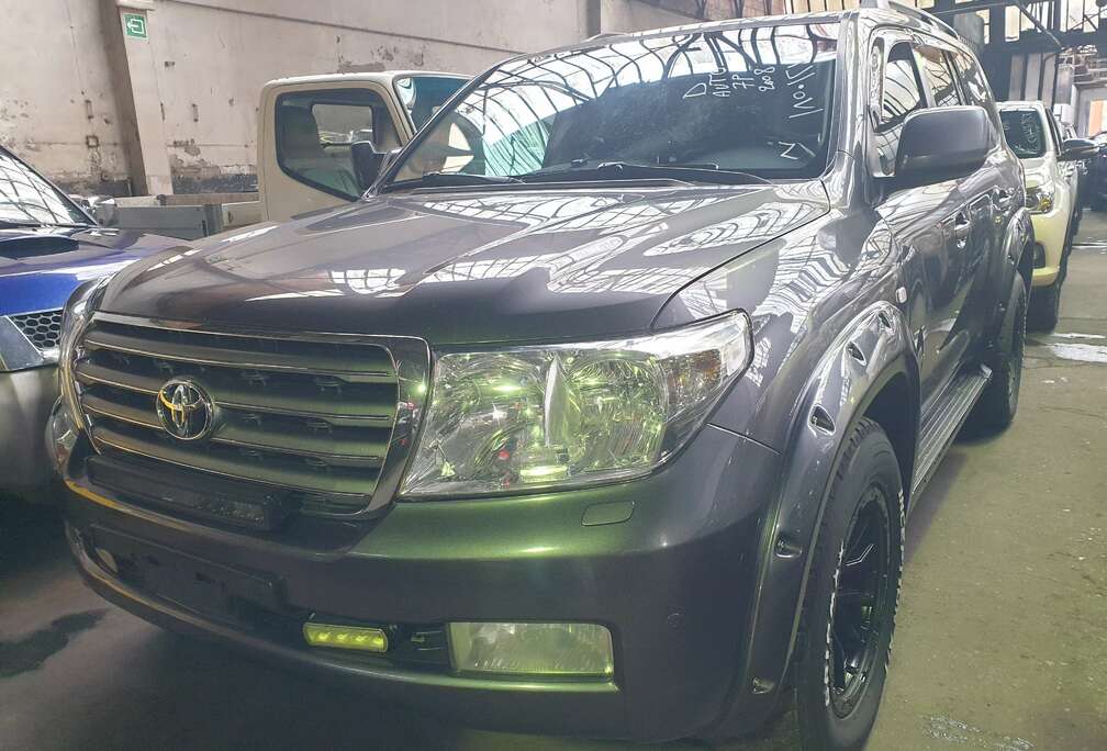 Toyota Landcruiser 4.5 D-4D V8 VIP 7pl. DPF