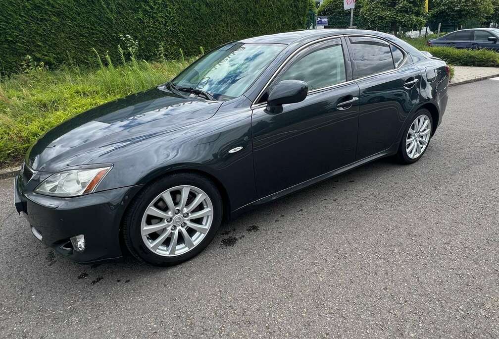 Lexus 2.5i V6 IS250 Executive