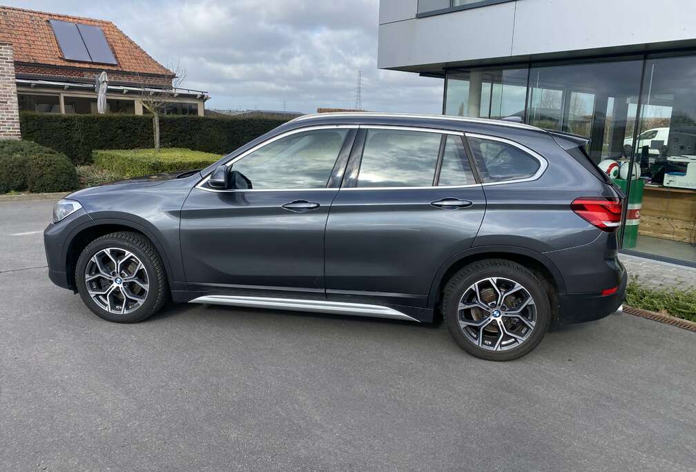 BMW 18 i sDrive autom/LED/leder/ Xline