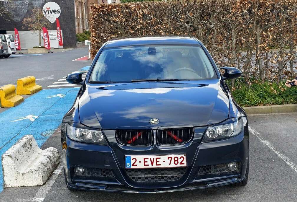 BMW 320i
