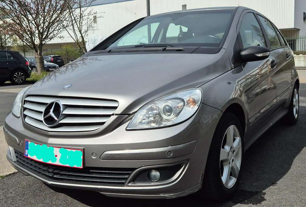 Mercedes-Benz B 200