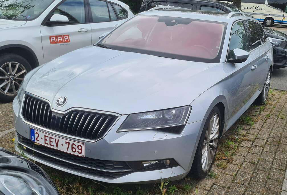 Skoda FULL OPTION 1.8 TSI Style 55 years Edition
