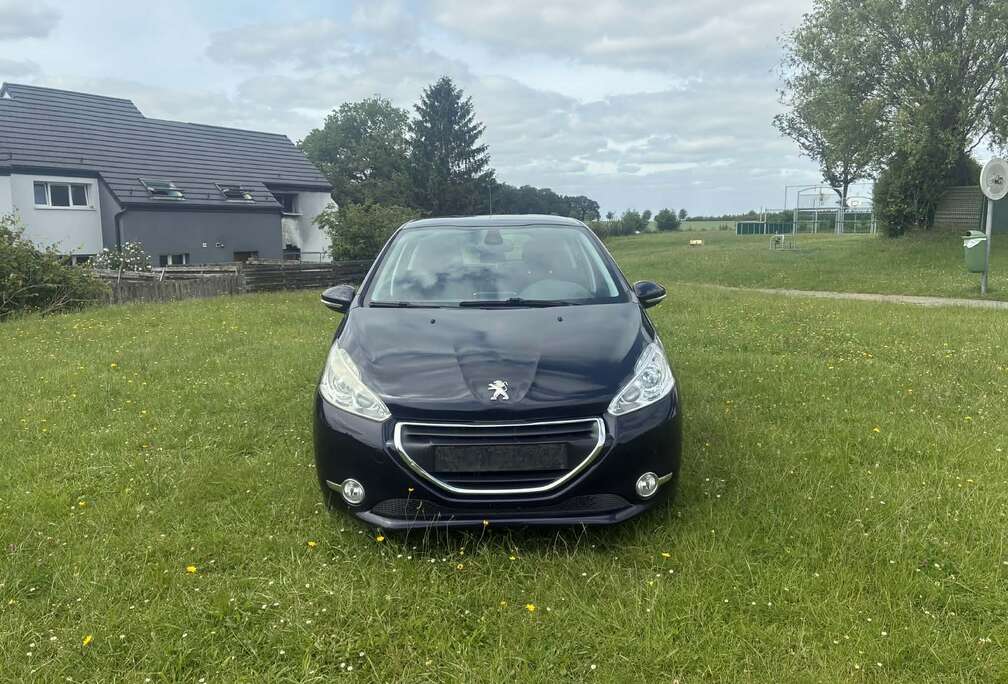 Peugeot 208 1.2i Style