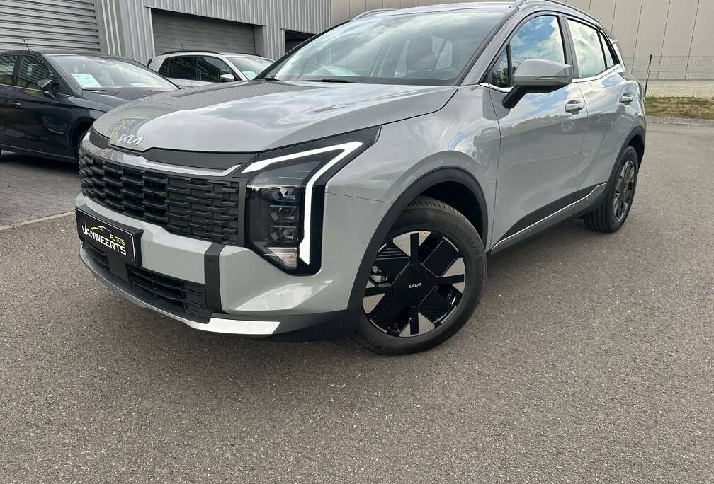 Kia 1.6 T benzine AUTOMAAT, NIEUW MODEL / NIEUWE WAGEN 7 KM!