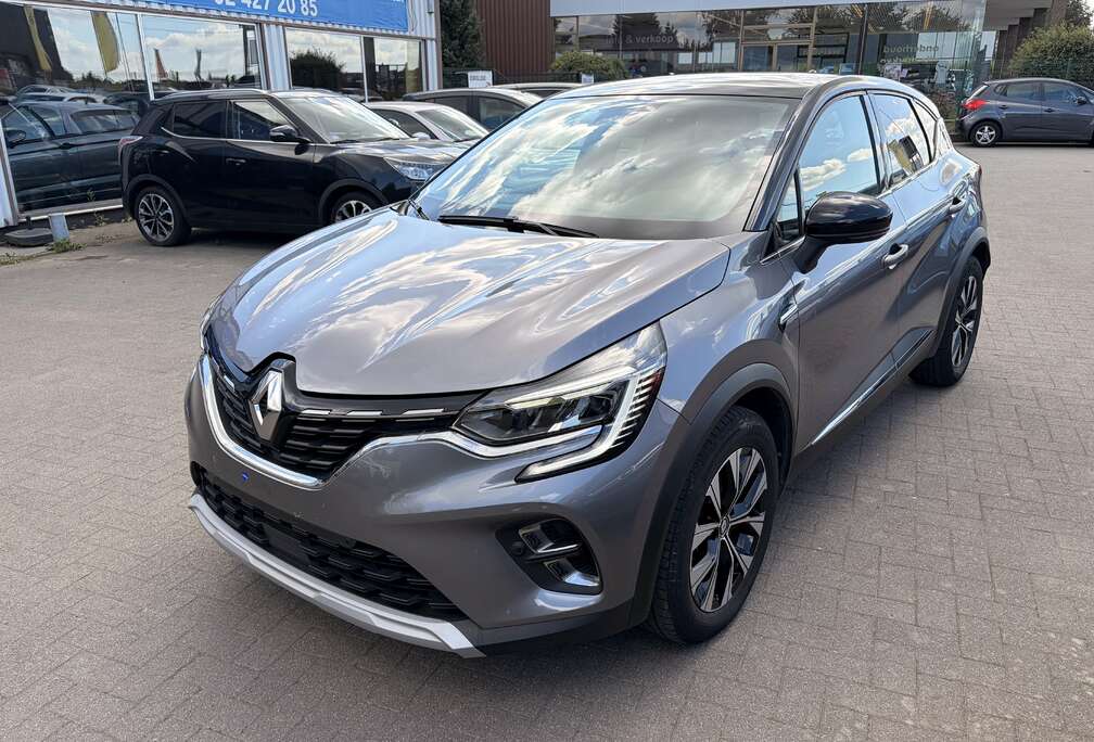 Renault Captur E-TECH Plug In Hybrid AUTO.