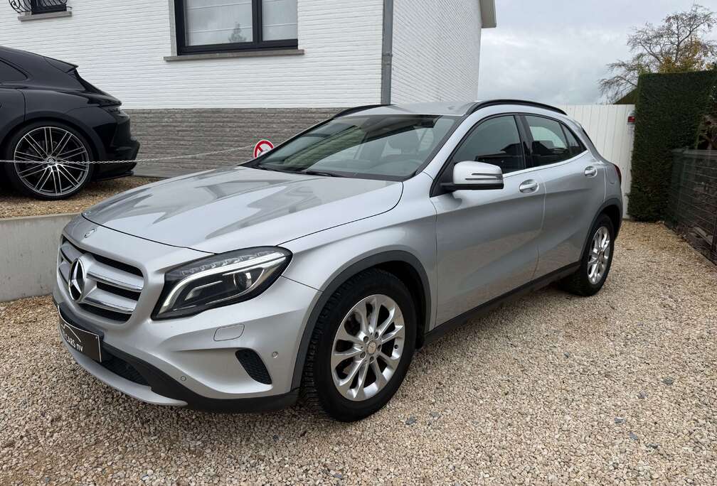 Mercedes-Benz GLA 180 NAVIGATIE,ALU,AUT,AIRCO,HISTORIEK MERCEDES