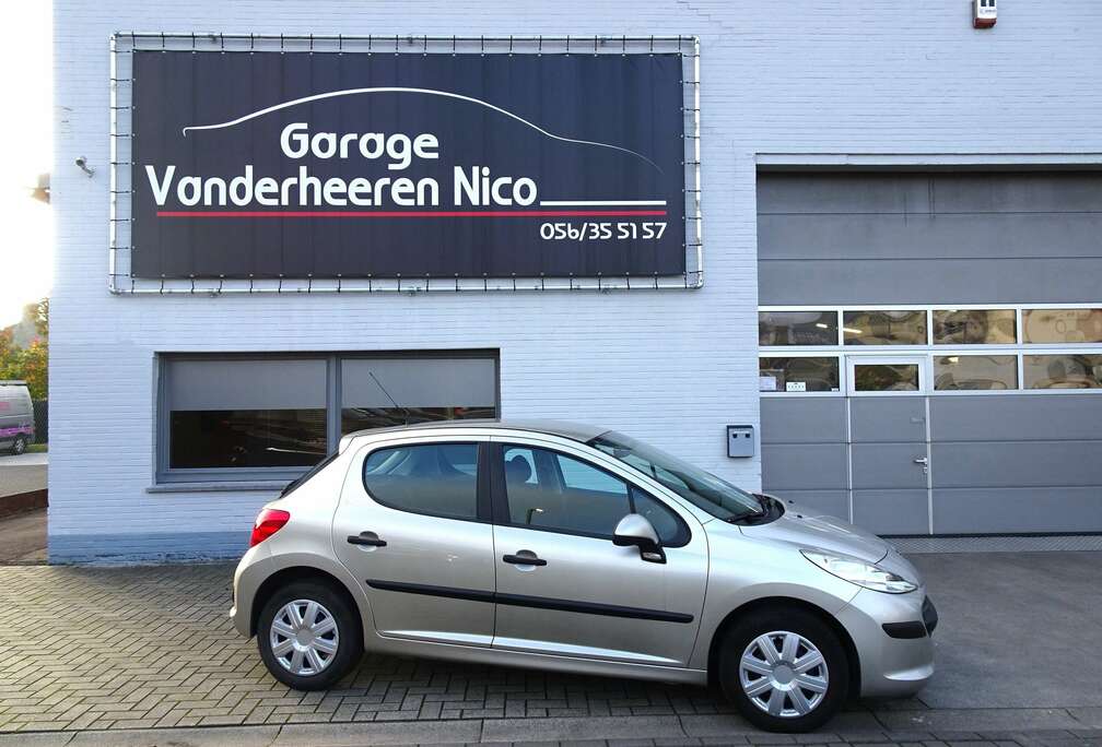 Peugeot 1.4i 5d. Trendy RADIO,SERVO,CENTR.VERGRENDELING