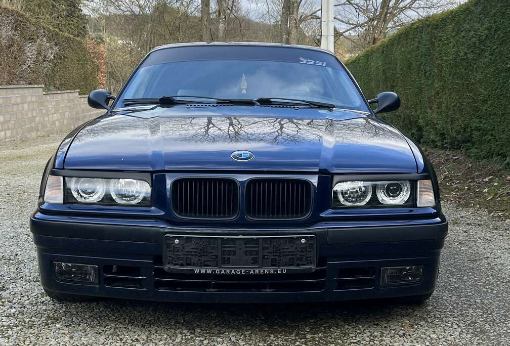 BMW 325i E36