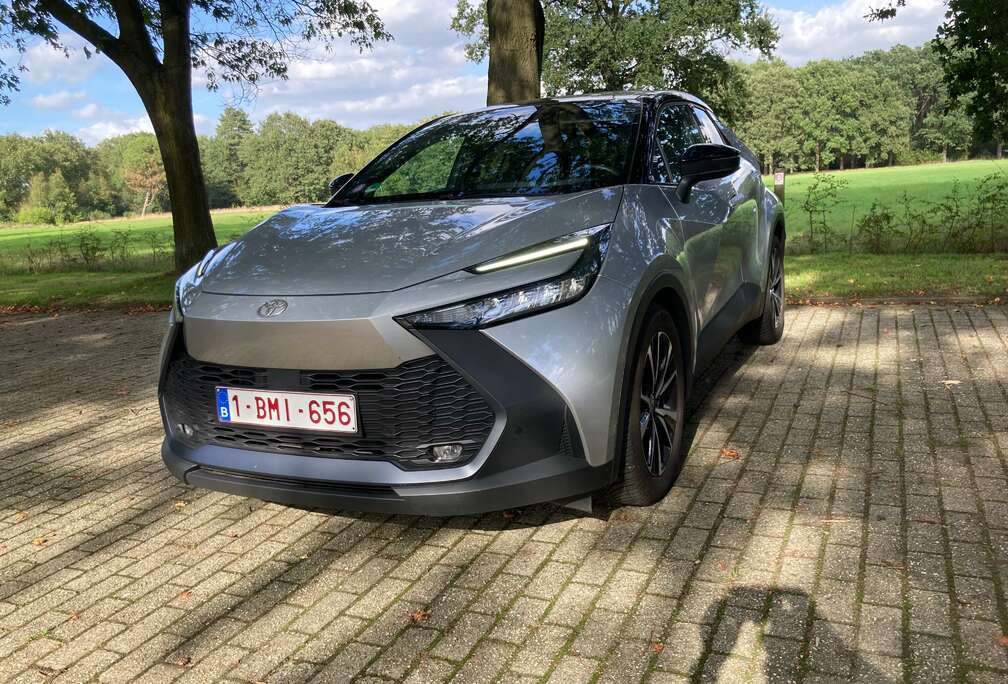 Toyota C-HR Hybrid HEV 1.8 Dynamic Plus Bi-Tone E-CVT Dynamic Plus