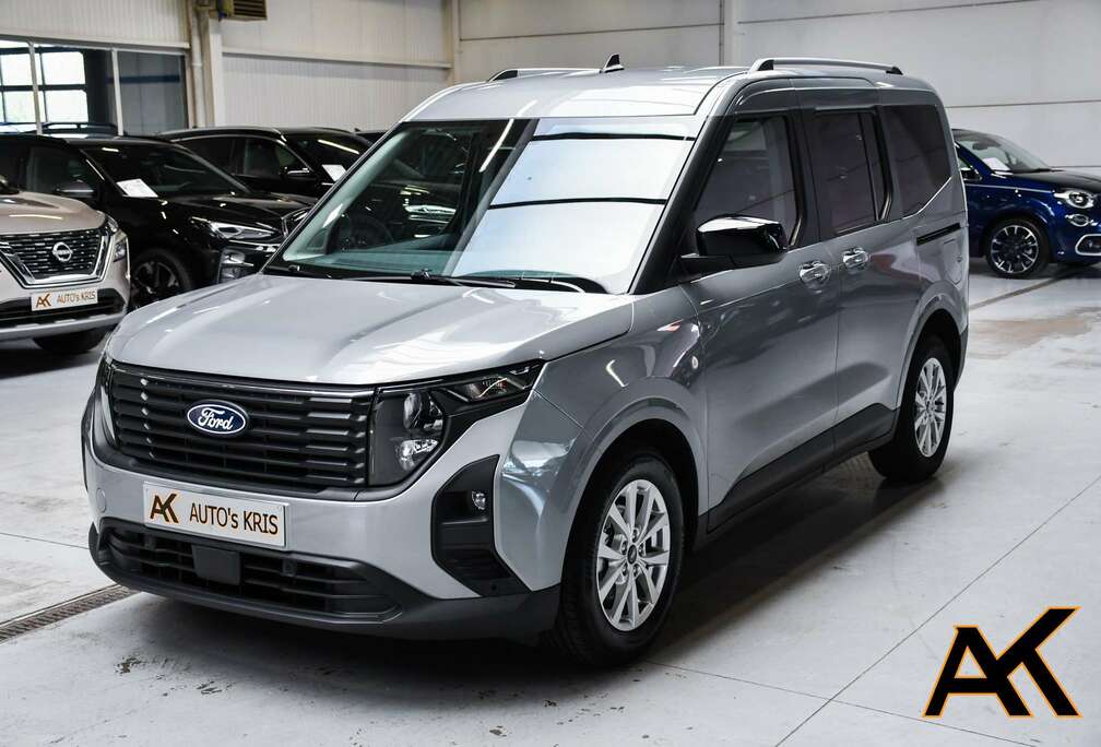 Ford Titanium 5pl - NAVI SMARTLINK / CAMERA / PDC / CC