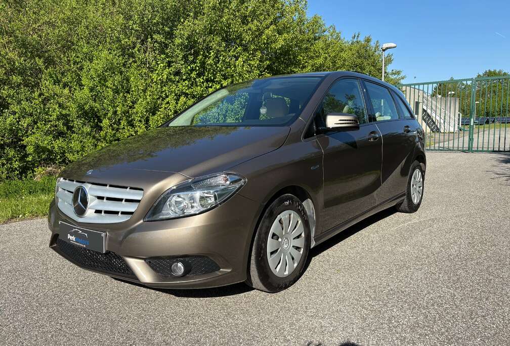 Mercedes-Benz B 180 Automaat - Garantie / Leder / Ohb / Navigatie / Cruise