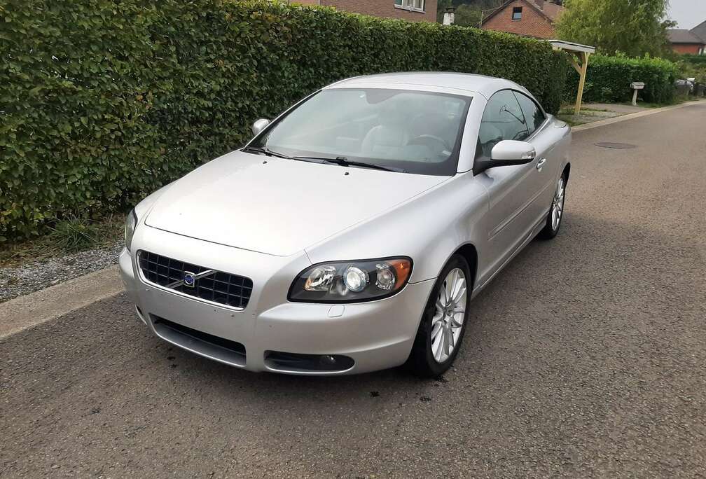 Volvo Cabrio 2.4D 152000 kms Carnet complet