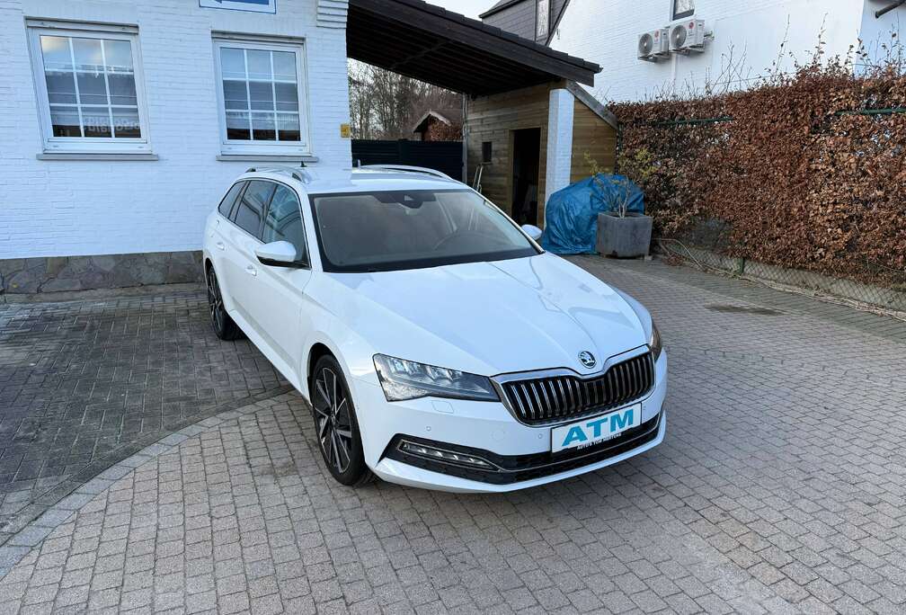 Skoda Superb Combi 2.0 CR TDi Style DSG/Leder/Navi/PDC