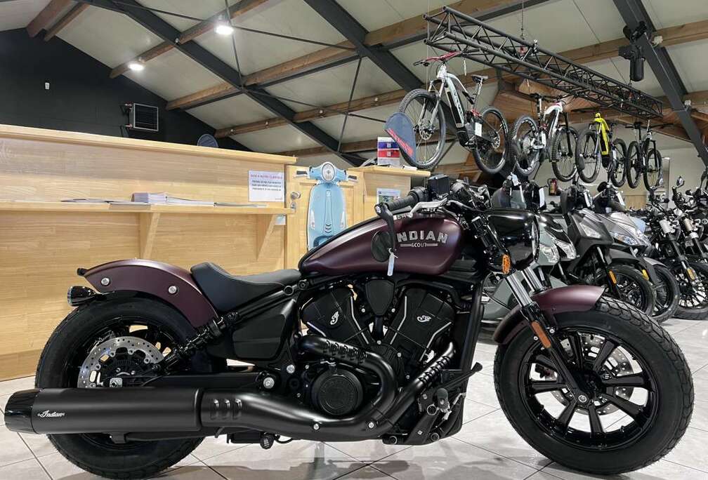 Bobber Maroon Metallic Smoke