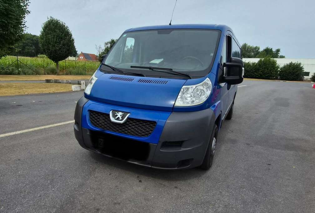Peugeot CA 335 L2H2 2.2 HDi 130 FAP