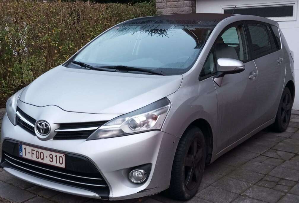 Toyota Verso 2.0 D-4D Skyview 7pl.