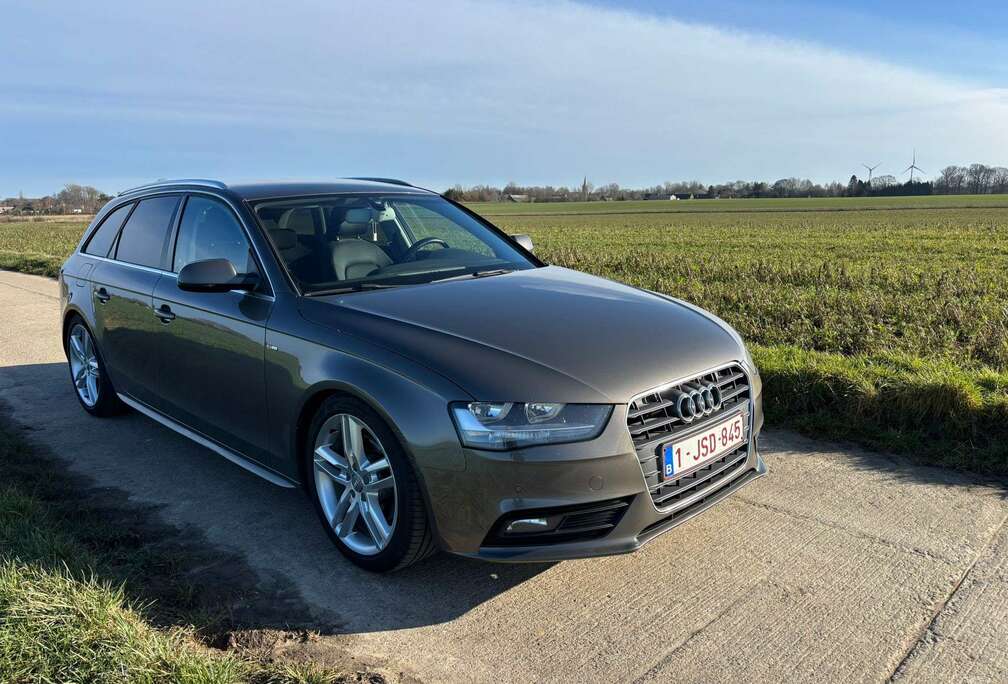 Audi A4 Avant 2.0 TDi S line