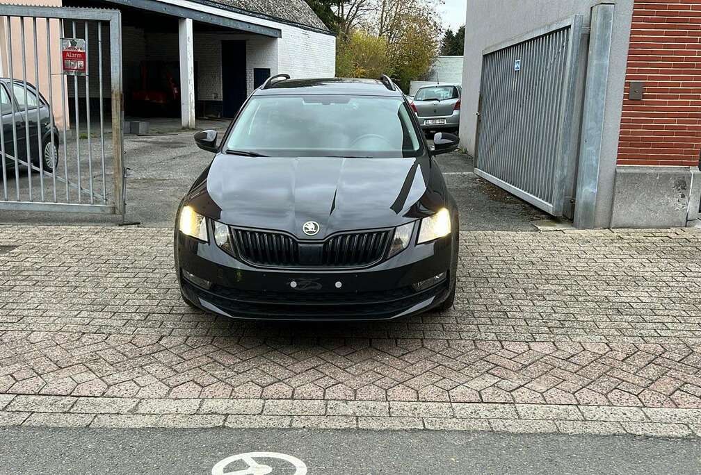 Skoda Octavia SW 1.6i 16v FSI Elegance 12 mois de garant