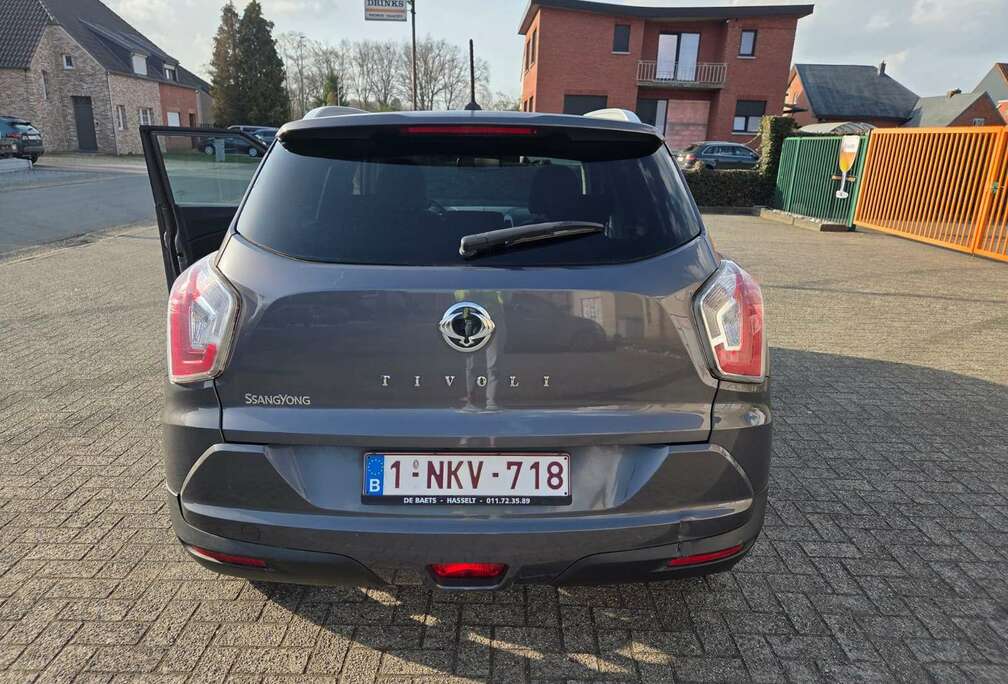 SsangYong Tivoli 1.6i e-XGi 2WD Crystal