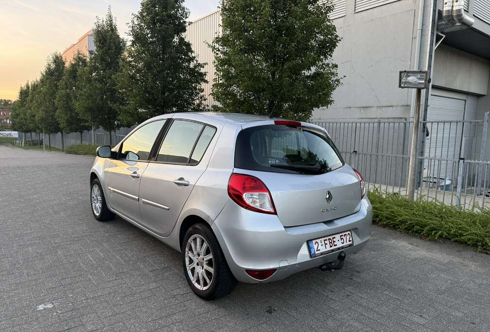 Renault 1.2i  - 2011 - 138.500km