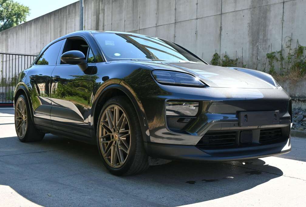 Porsche E-Macan 100Kw - Pano - Bose - Inno - Attelage - PASM - Chrono - Siege Massant - Affichage Tete Haute