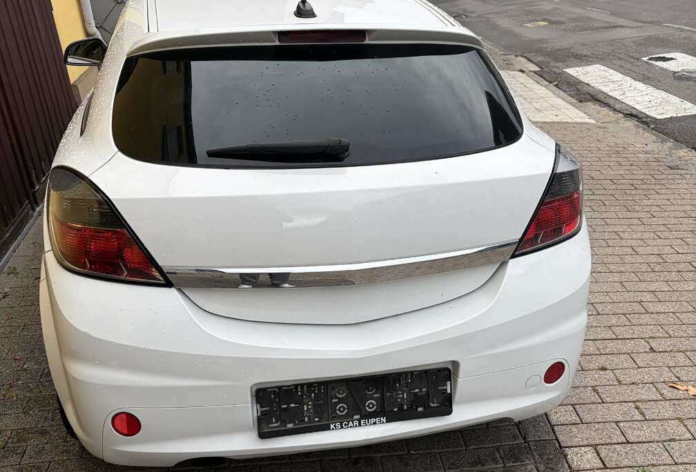 Opel GTC 1.7 CDTI DPF Sport