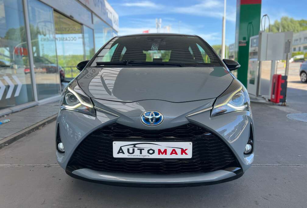 Toyota 1,5 Hybrid Two-Tone