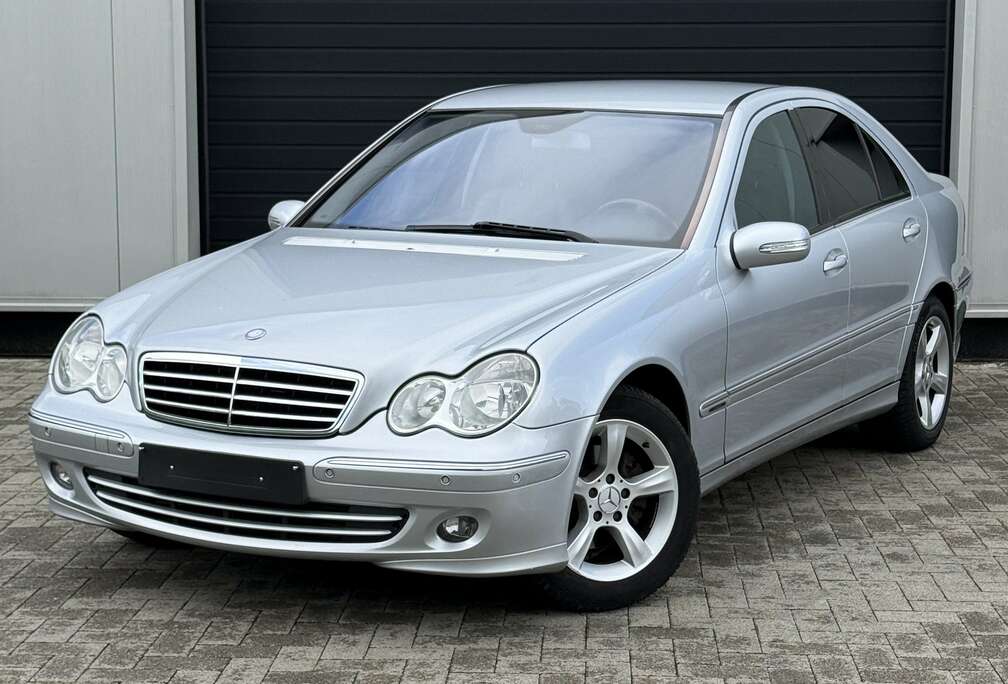 Mercedes-Benz C200 Facelift Essence Automatique Avantgarde