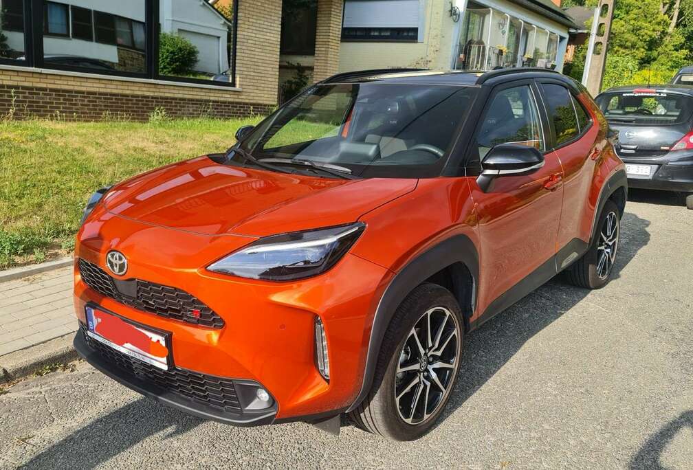 Toyota Hybrid 1.5i VVT-i GR Sport Bi-Tone E-CVT